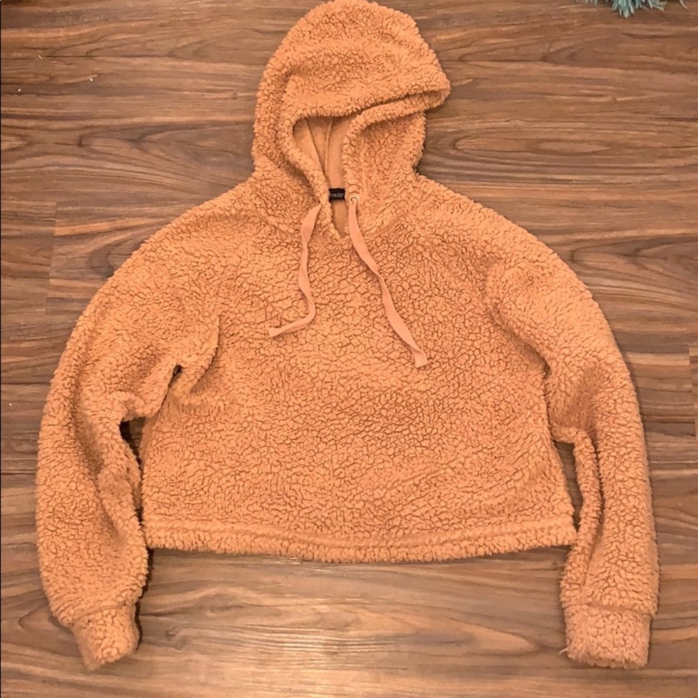 Fuzzy hoodie cropped